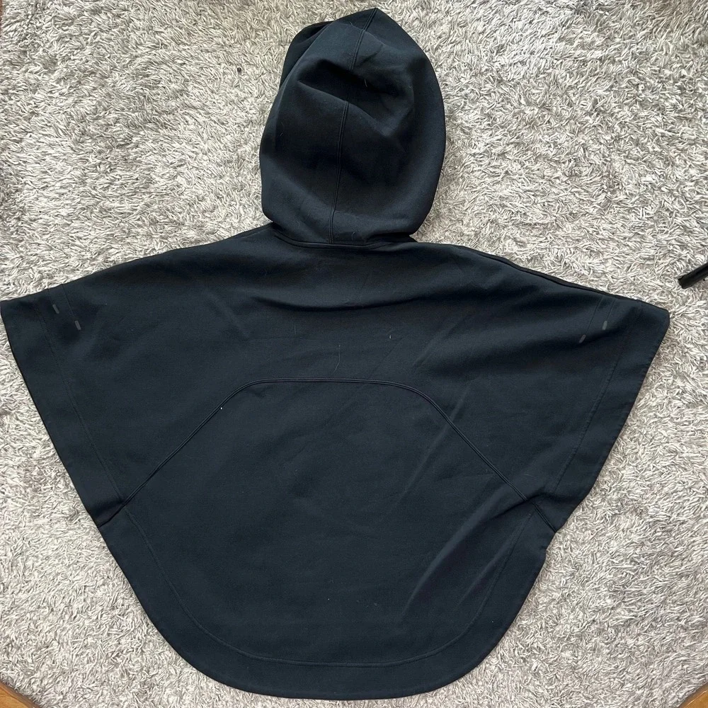 Nike Tech Poncho Pullover Womens XS Scuba Black Hooded Oversize Activewear - Picture 2 of 8
